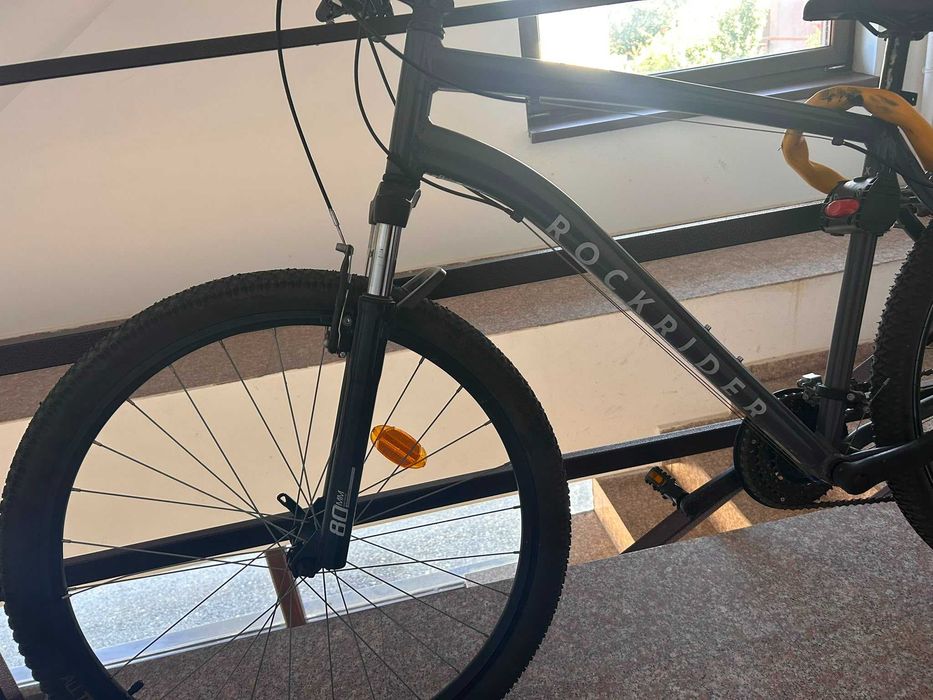 Vând Rockrider EXPL 50, mărimea L, roți 29”. Folosită doar 3 luni, stare impecabilă, fără zgârieturi sau defecte. Preț negociabil.