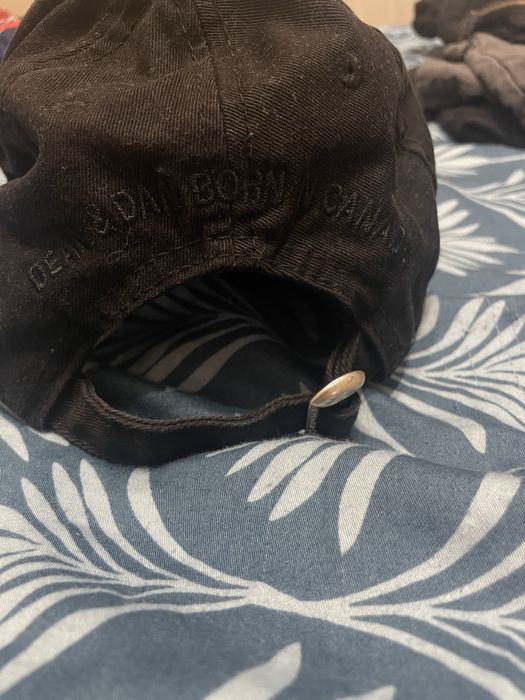 Оригинална шапка на Dsquared2.