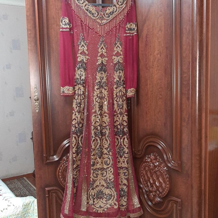 Vecherniy ko'ylak sotiladi