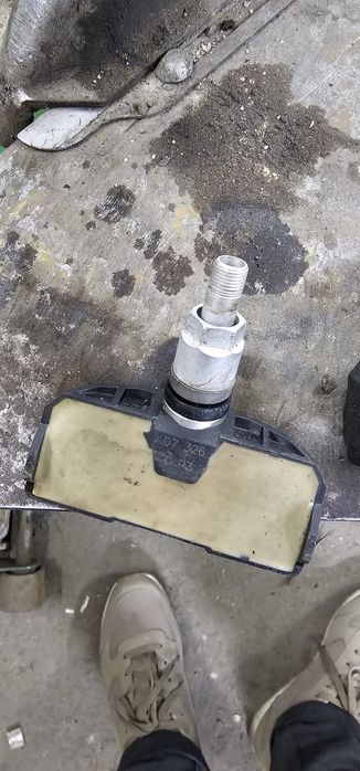 Продам датчик давления шин