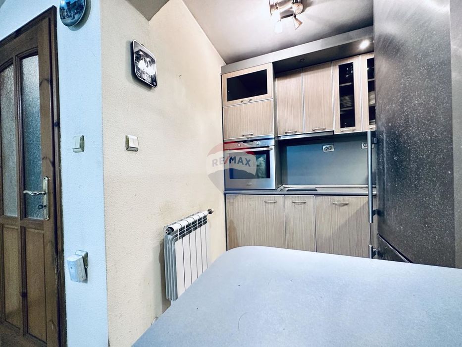 Продава се Къща в Добрич, Център - 150 кв.м за 600 €/кв.м - Снимка #12