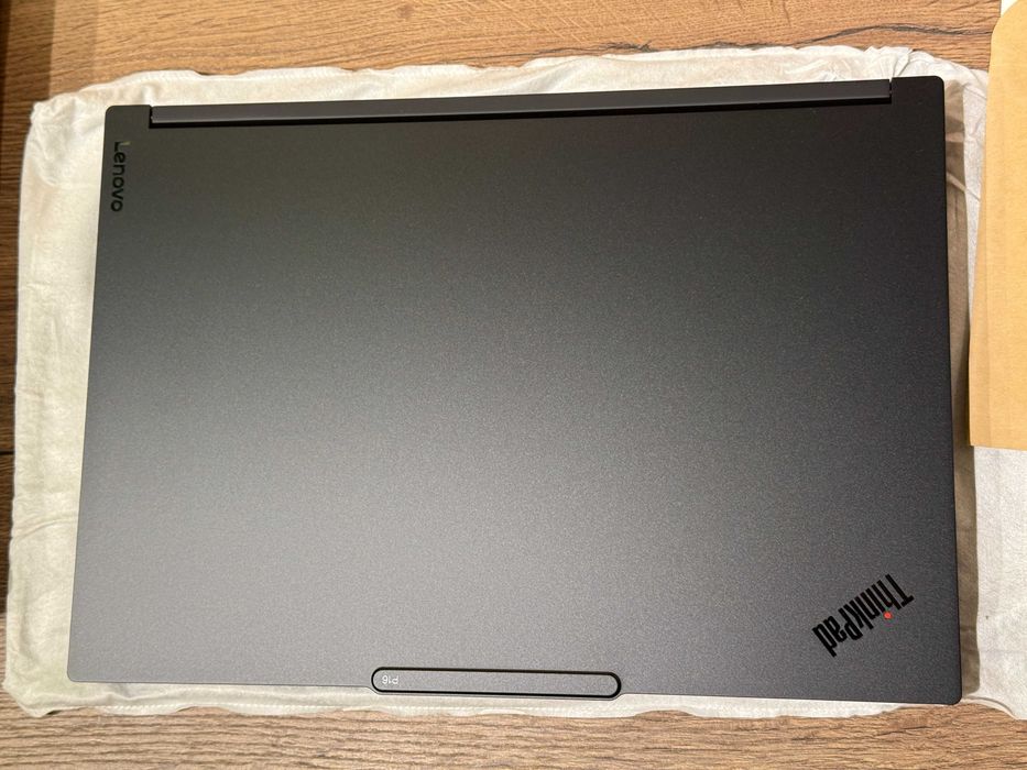 Laptop Lenovo ThinkPad T16g Gen3 16" 3.2K Tandem OLED Ultra 9 275HX 128GB Ram Nvidia RTX 5090 24GB 4TB SSD AlienStore Firma Factura-TVA