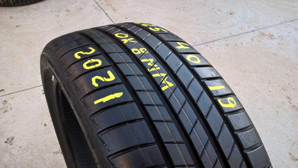 O anvelopa vara 225 40 19 bridgestone turanza T005 cu 8 mm dot 2021