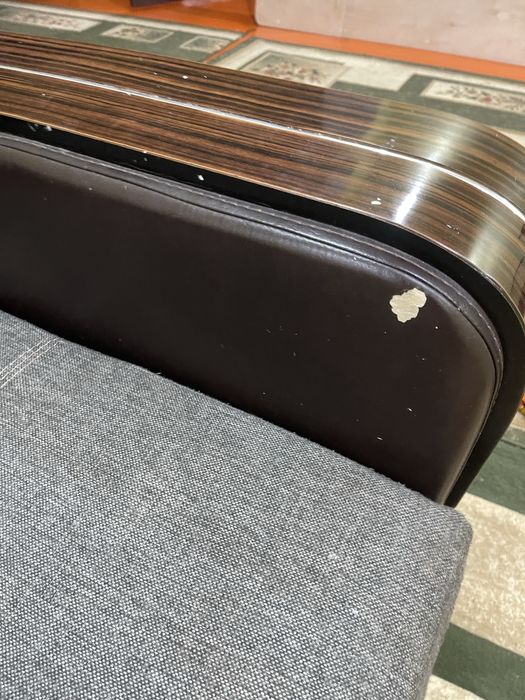 Диван для холла.