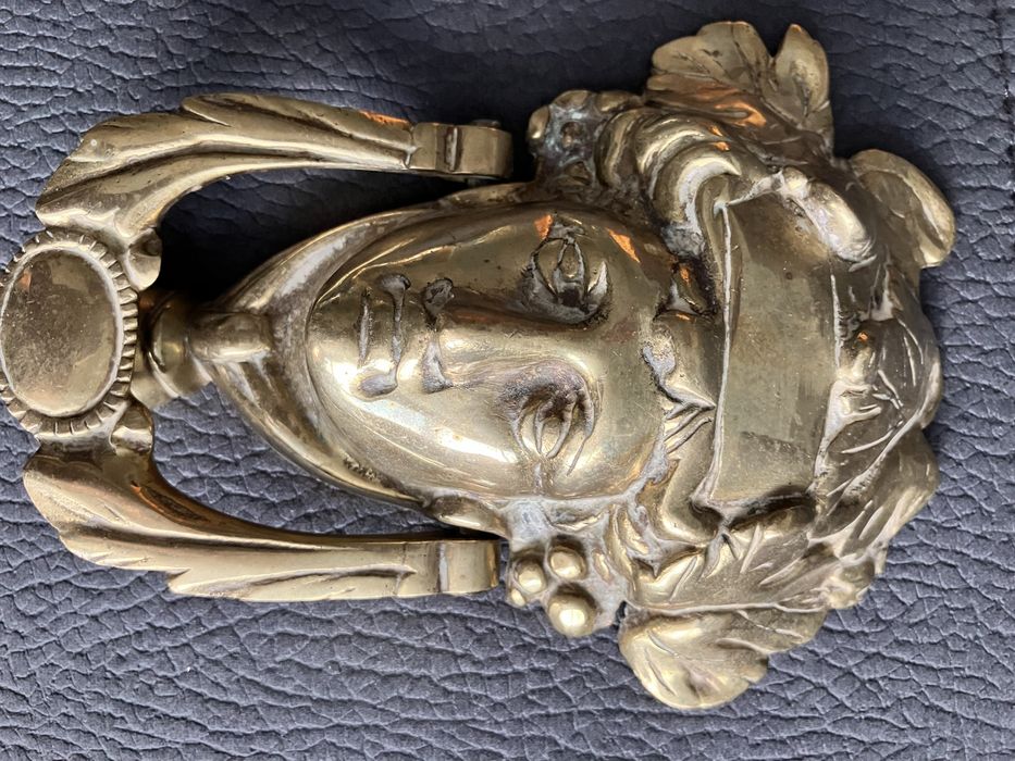 Месингови хлопки за врата