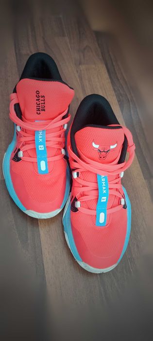Детски баскетболни обувки Tarmak Mini Me Chicago Bulls номер 36