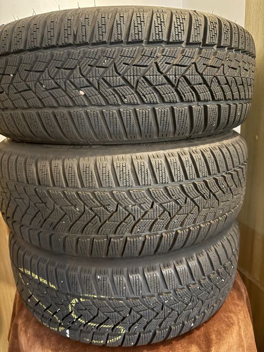 Vand anvelope iarna Dunlop 205/55/16 impecabile