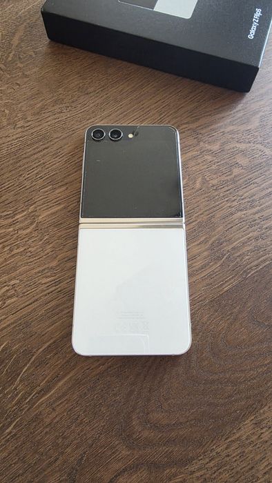 Samsung Galaxy Z Flip 5