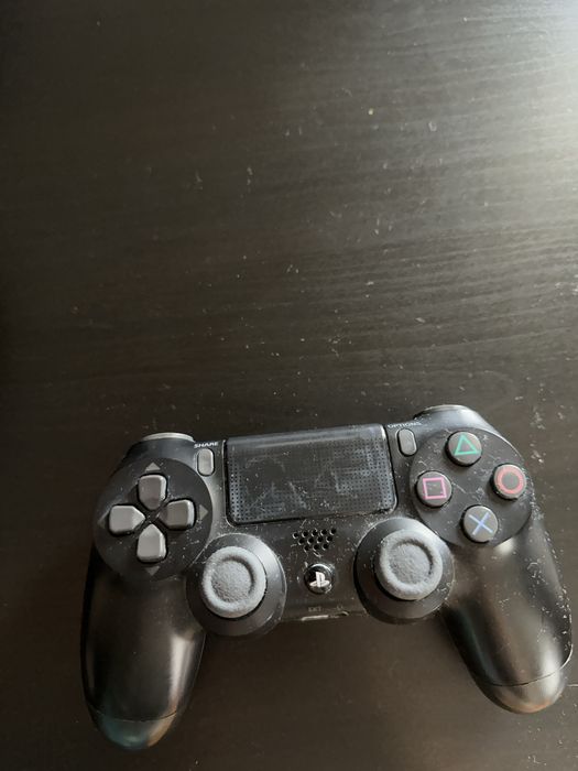 Ps4 slim 1 Tb cu 2 controllere ,cablu hdmi si incarcator hyperx de abia fcta mentenanta!!!!!