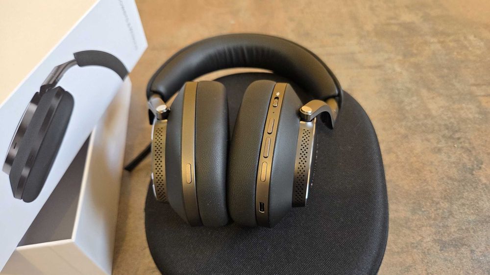 Căști HiFi Bowers & Wilkins Px8 Anulare Zgomot Fidelitate Maxima Bluetooth aptXHD Negre