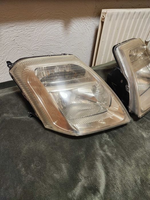 Фар Десен за Ситроен Ц2 в отлично състояние