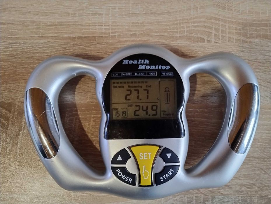 Фитнес анаизатор за телесни мазнини и фигура от Health Monitor