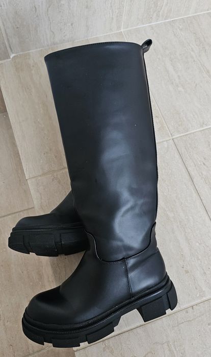 Черни дамски ботуши