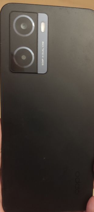 OPPO A77s малко използван телефон с мощна батерия