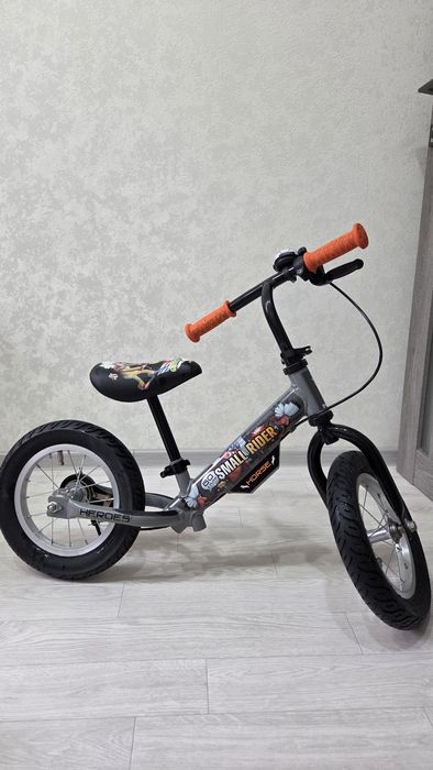 Продам беговел от 2-х лет