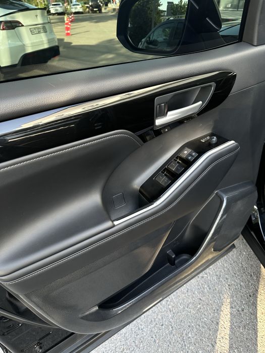 Toyota highlander 2023 hybrid