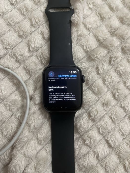 Apple Watch SE 44 мм,