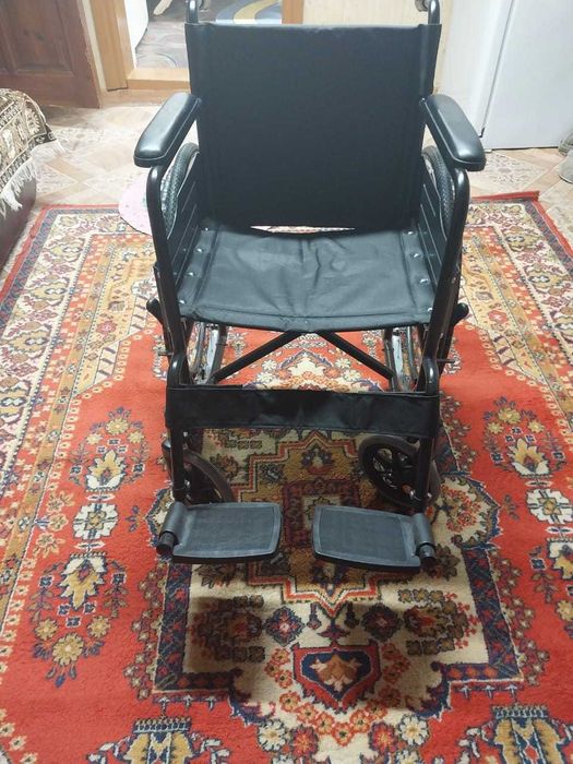 Продам инвалидную коляску