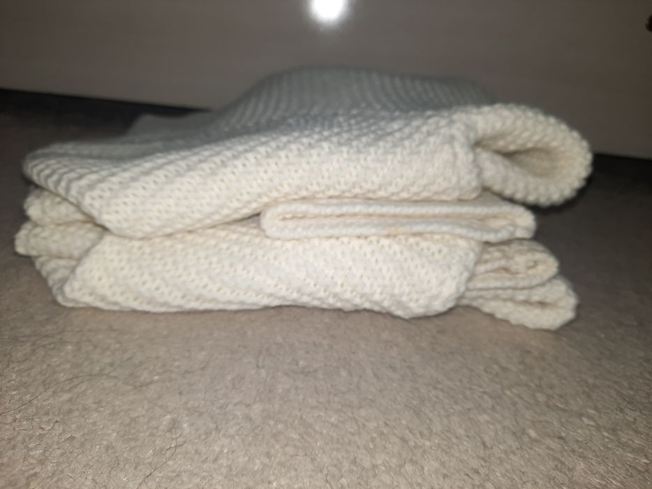 Красивый кардиган, тёплая, белая, вязанная всего за 139.000 uzd