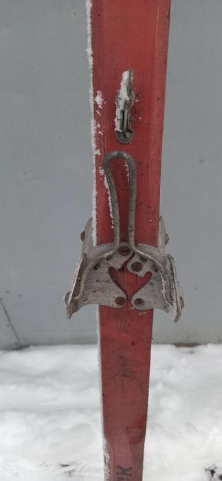 Продам лыжи советские без палок