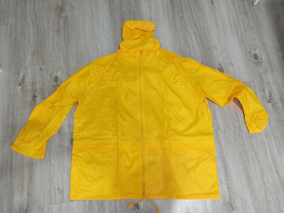 Водоустойчив комплект жълт