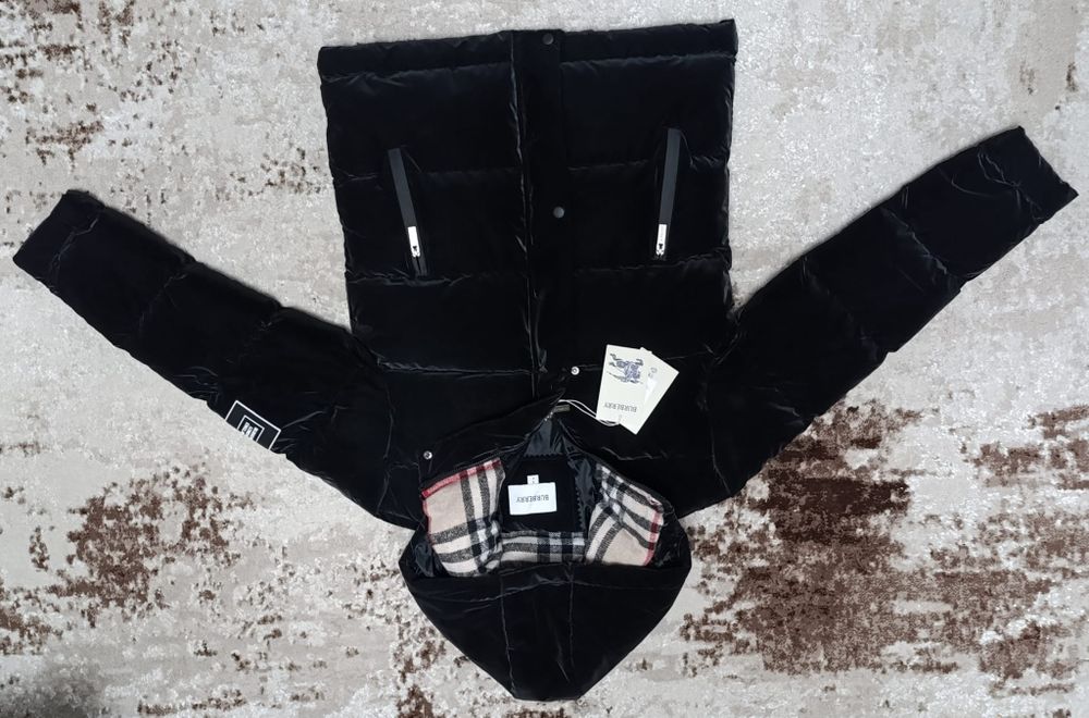 Vand geaca noua model deosebit pentru bărbați Burberry
