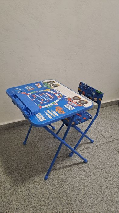 Продам детский стол
