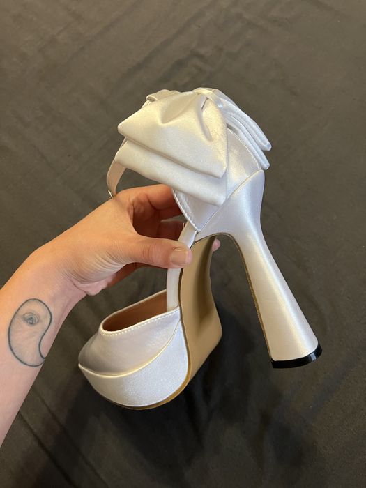 Бални обувки на висок ток и с платформа