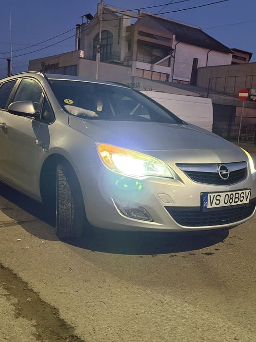 Opel Astra J pret negociabil