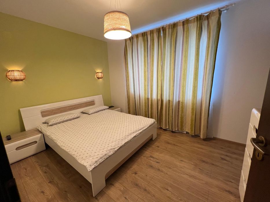 Închiriez apartament 3 camere