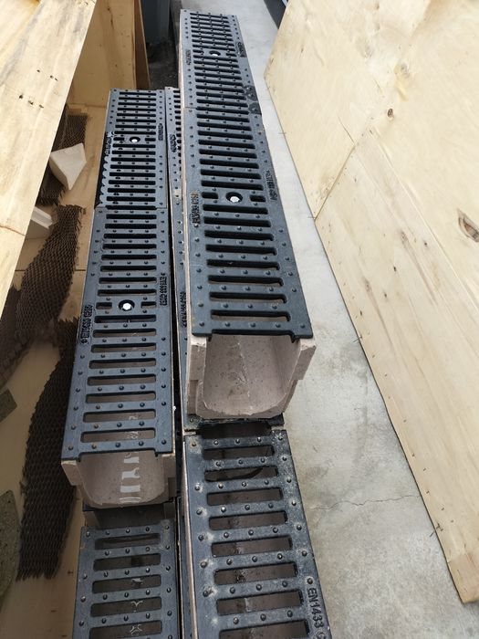 Лоток водоотведения