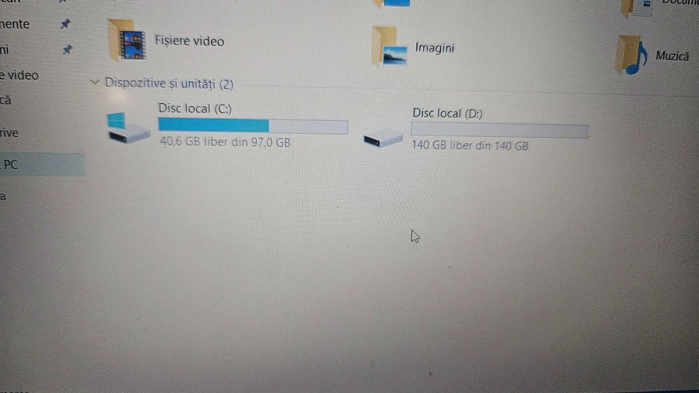 Laptop HP AMD Ryzen 3, 2,6 GHz, SSD 256 GB, RAM 4 GB, impecabil