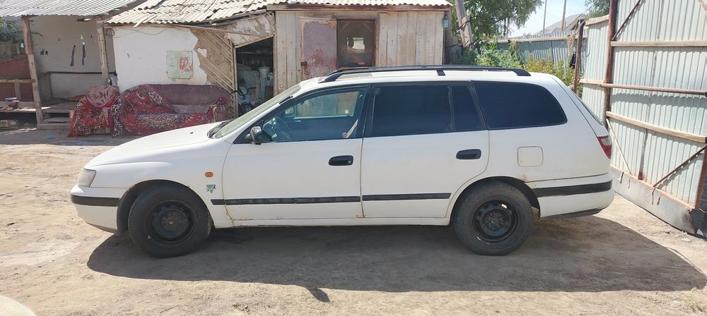 TOYOTA CARINA 1996 универсал
