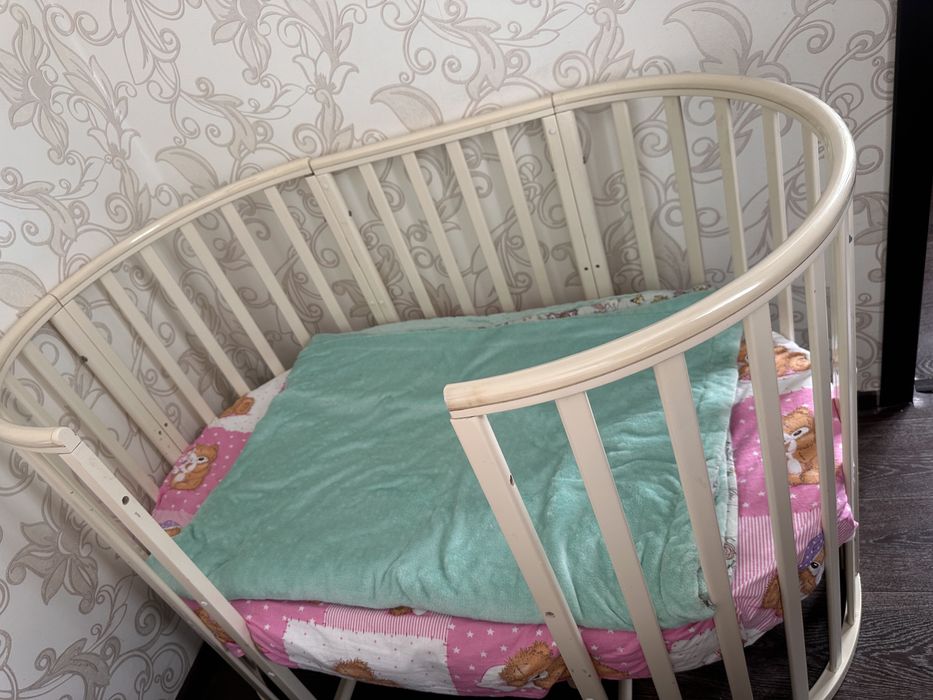 Продам кроватку 4 в1 б/у