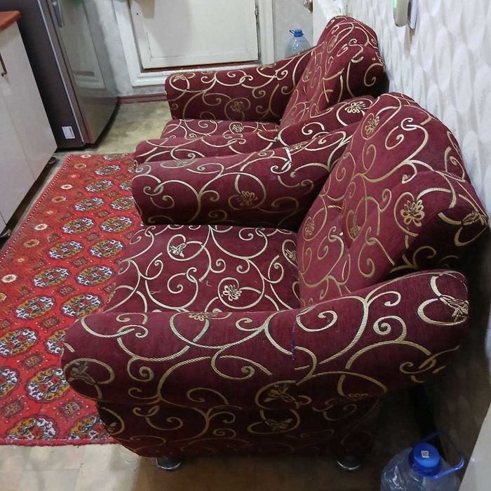 Продаётся два кресла