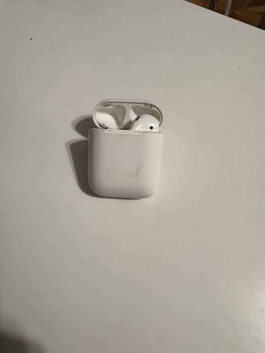 Продам AirPods 1 Оригинал