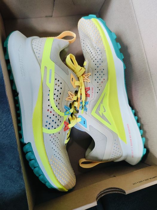 Дамски маратонки Nike