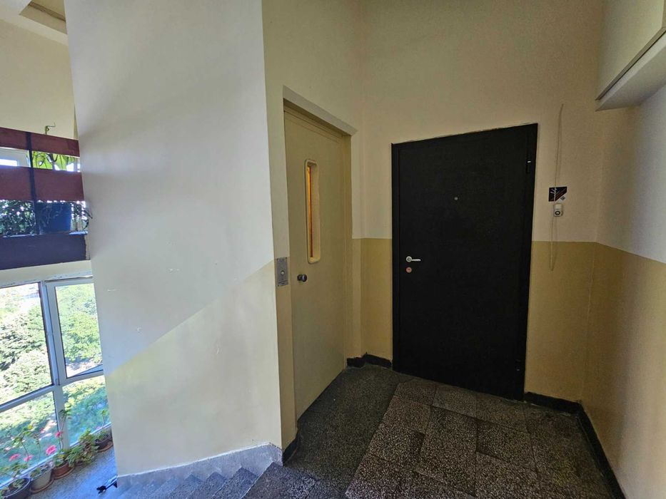 Тристаен апартамент