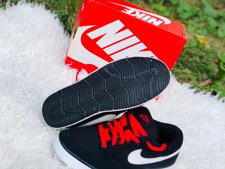 Ghete baiat NIKE-marimea 36,inter23cm,ca Jordan piele,Salomon,Geox