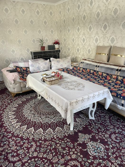 Uy Yangiyolda joylashgan