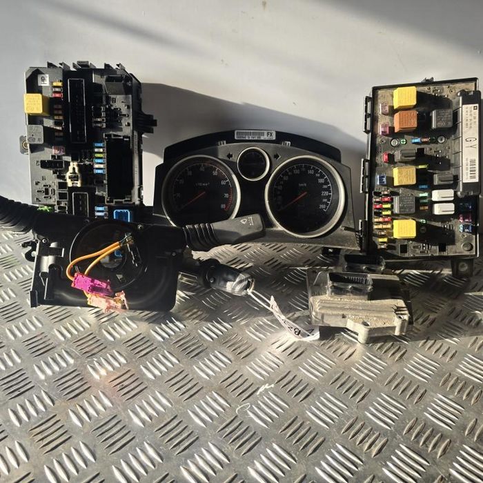Kit pornire complet Opel Zafira B 1.6 I 105 cp 77 kw Z16XE1