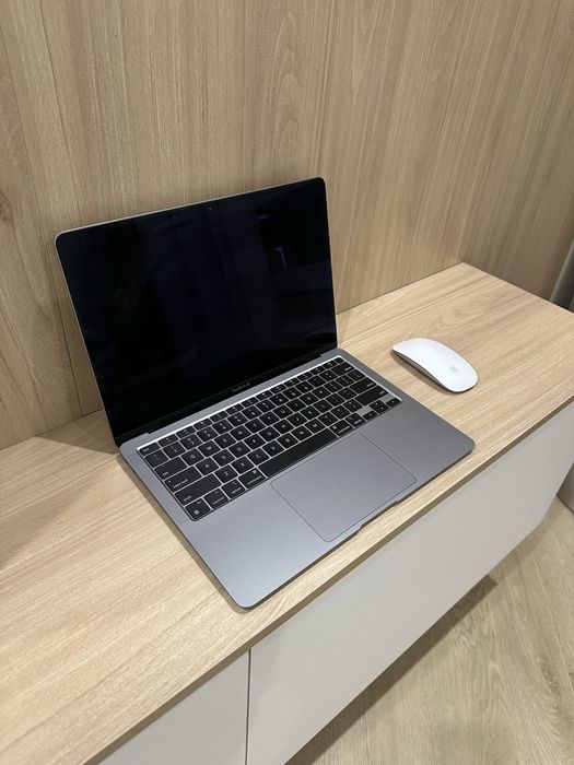 MacBook Air M1 2020 | 8 ГБ | Space grey