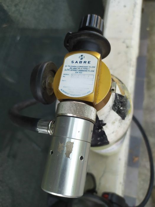 Респиратор , комплекта за евакуация  ,оцеляване със сгъстен въздух .