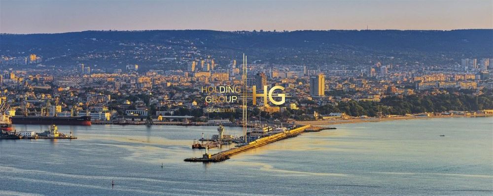 Продава се Тристаен апартамент в Варна, Галата - 158 кв.м за 1406 €/кв.м - Снимка #1