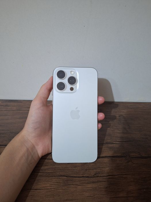 15 Pro Max 256 ГБ. ESim