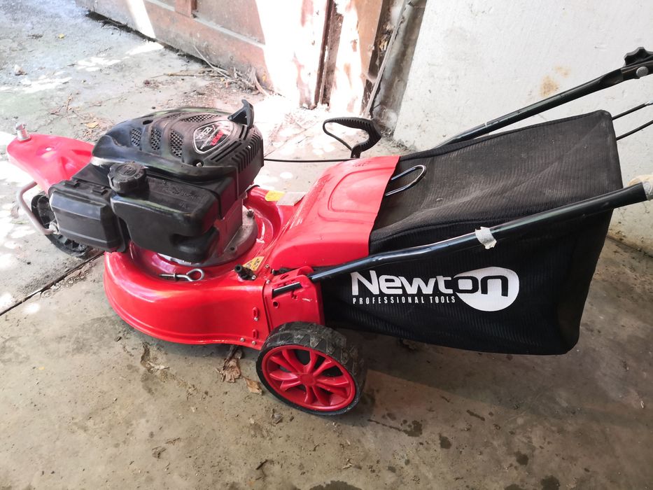 Моторна косачка самоходна