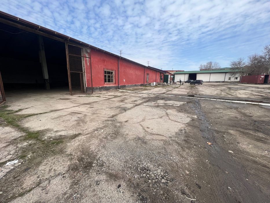 Самарканд шахрида 
Улугбек вдол дороги 

Склад арендага берилади