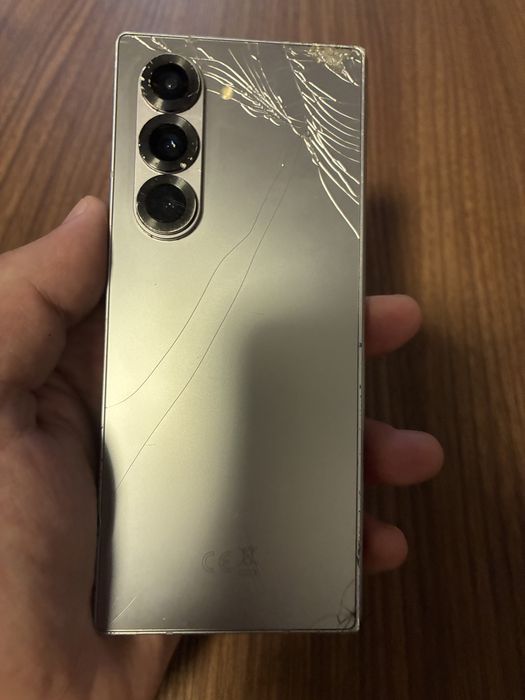 Samsung Galaxy Fold 6 Silver - за ремонт