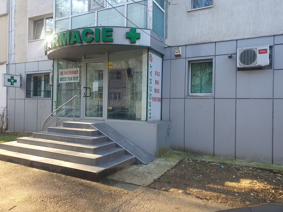 Inchiriez spatiu/Vând mobilier farmacie în stare f bună
