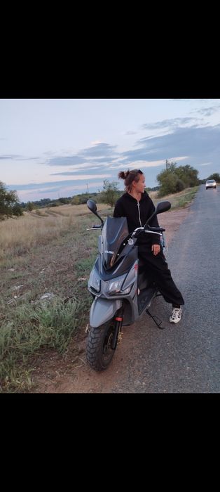 Скутер 150 кубов